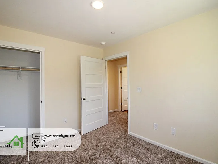 9657 Swasey Dr — Photo 16