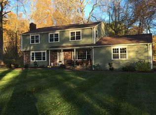 160 Canoe Brook Rd, Trumbull, CT 06611