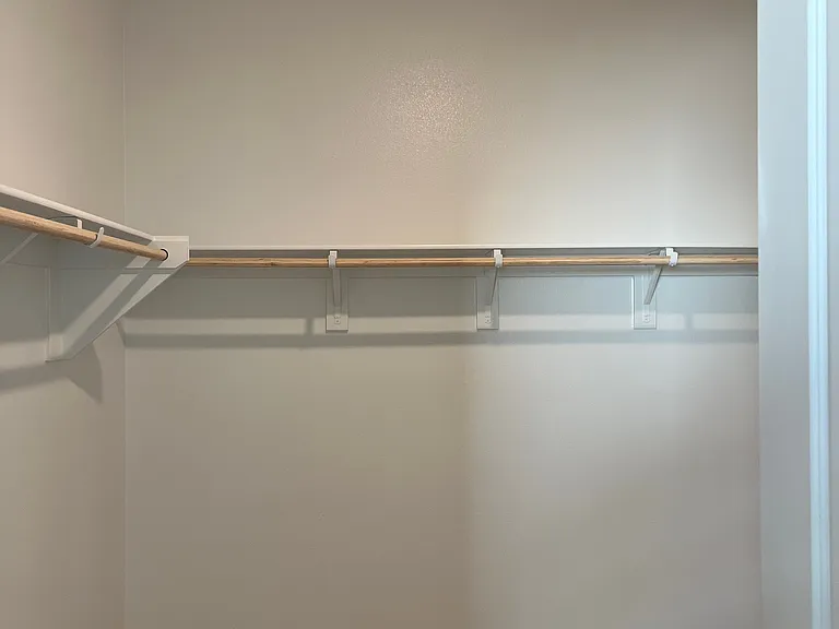 1840 Vincent Dr — Photo 32