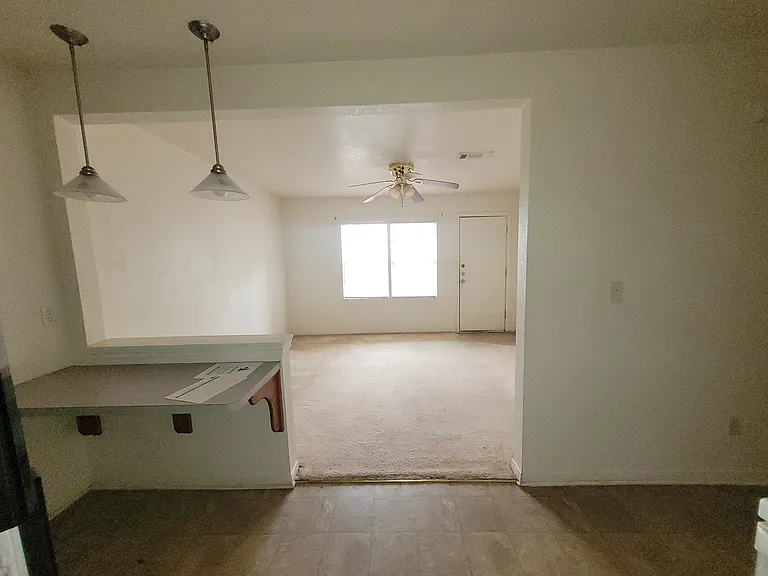 404 S 2nd St #3 — Photo 5