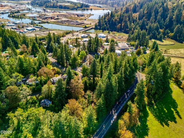 909 NW Sunset Dr, Toledo, OR 97391