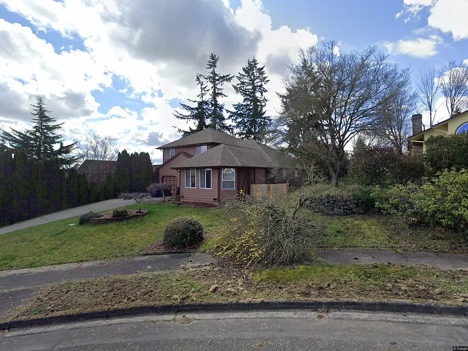 3702 Braeburn Dr NE