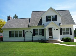 4129 Springhill Dr, Manitowoc, WI 54220