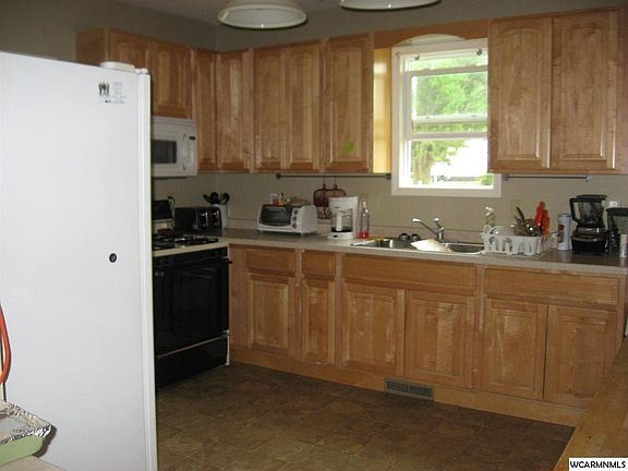 2nd image of 303 N 9th St