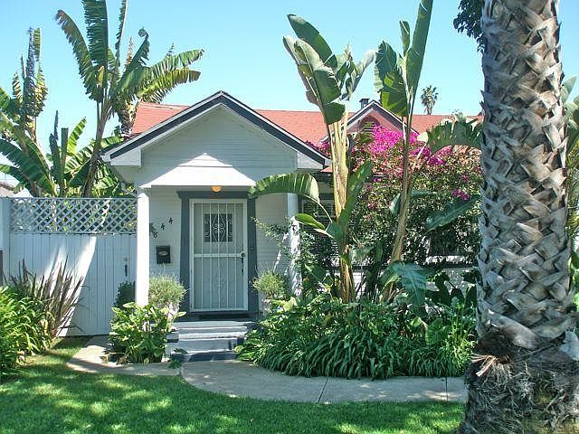 1st image of 844 N Las Palmas Ave