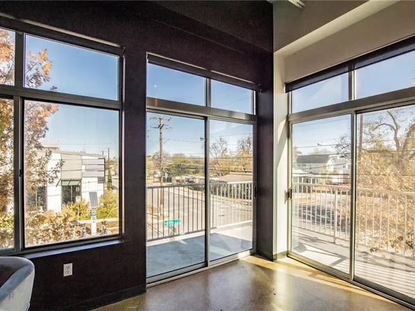 2401 E 6th St APT 3044, Austin, TX 78702