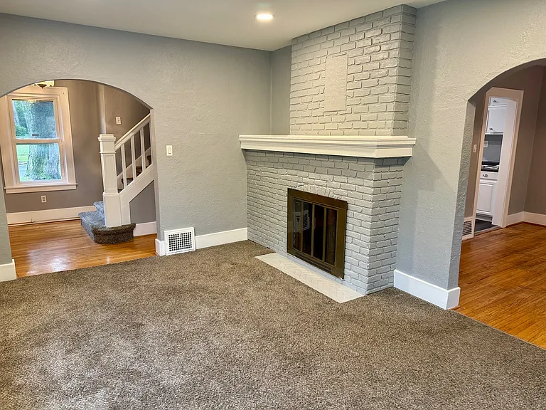 290 Voorheis St — Photo 7