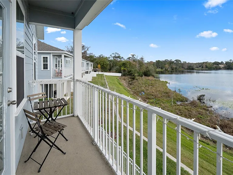 961 Grand Wildmere Cv — Photo 17