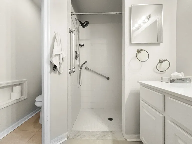 6400 46th Ave N #10 — Photo 19