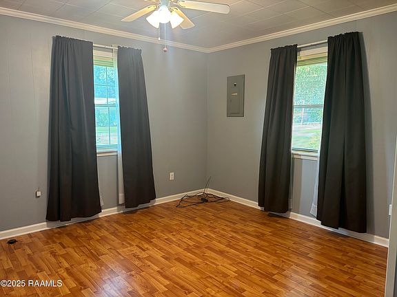 5th image of 213 Auburn Dr
