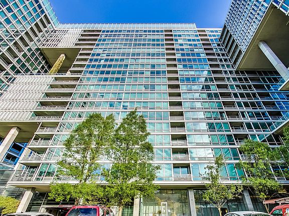 3rd image of 9715 Woods Dr #190810