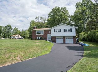 30 Cochran Hill Rd, Poughkeepsie, NY 12603