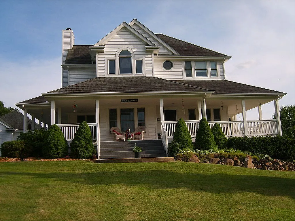 3280 Parker Rd photo 1