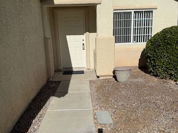 3rd image of 4932 Royal Lake Ave