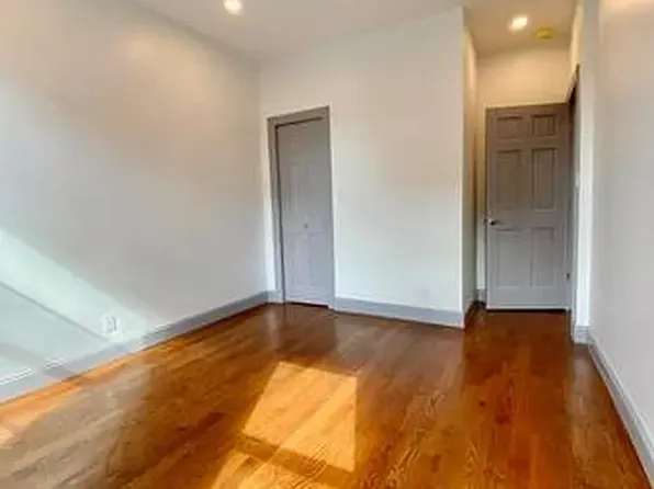 164 Schenck Avenue image 8 of 10