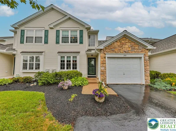 300 Park Ridge Dr, Easton, PA 18040