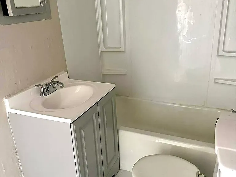 1916 Avenue P #4 — Photo 11