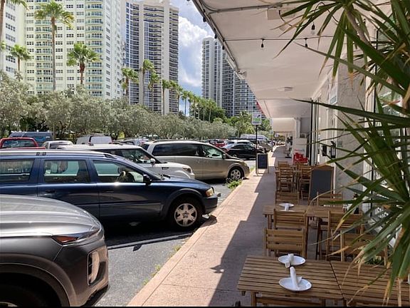 4th image of 3429 Galt Ocean Dr