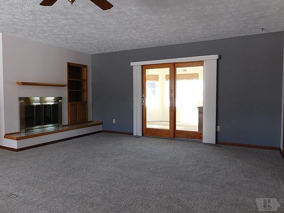 3rd image of 304 Valley View Dr