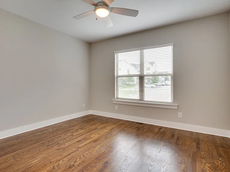 231 Thompson Park Dr — Photo 16
