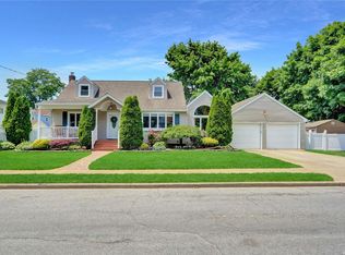 1788 State St, Merrick, NY 11566