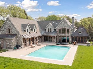 125 Westwood Ln S, Wayzata, MN 55391