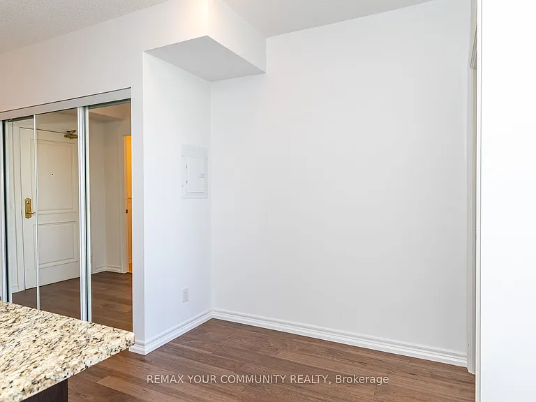9245 Jane St #514 — Photo 30