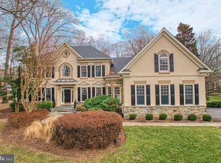 10904 Willow Creek Ln, Oakton, VA 22124