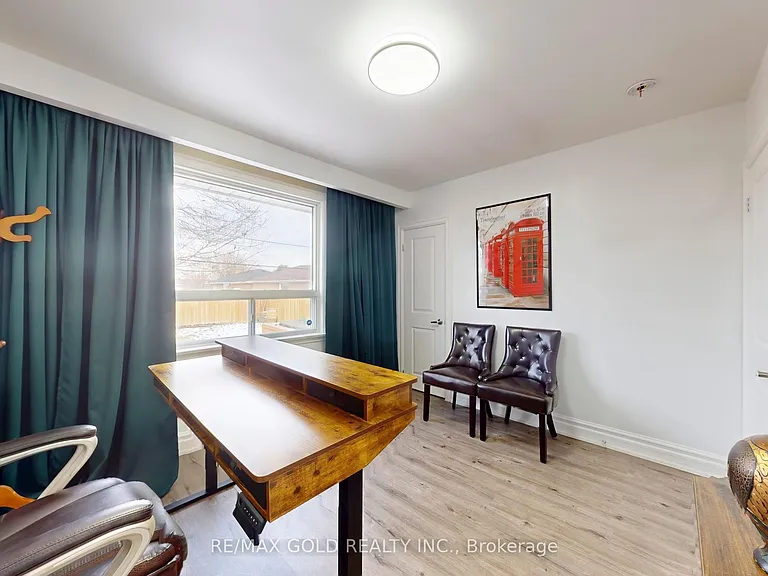 189 Kingsview Blvd — Photo 29