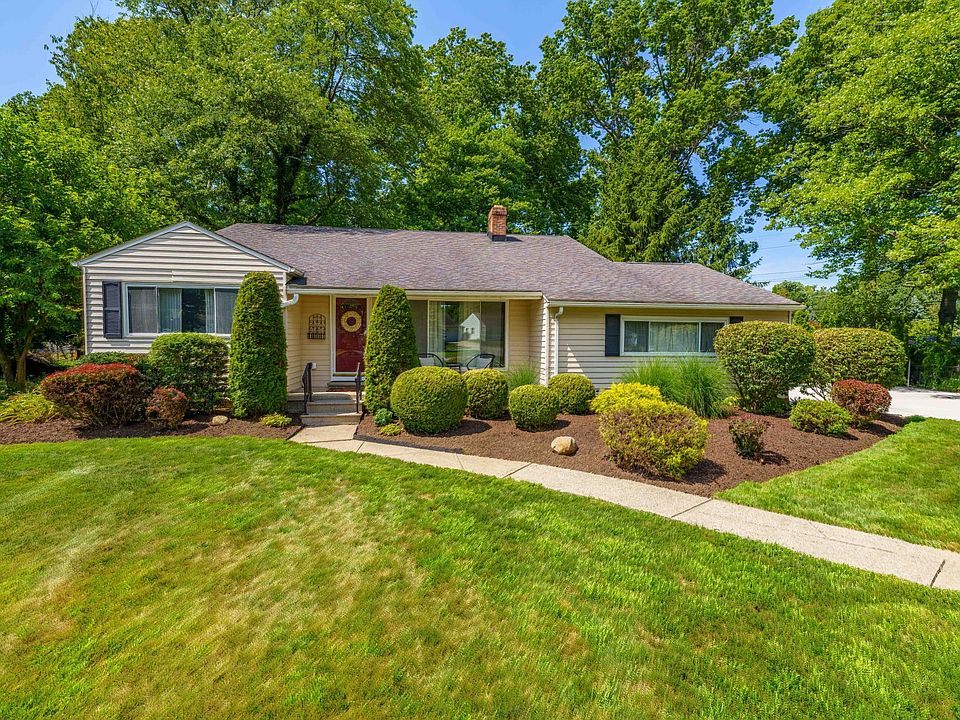 1st image of 22450 Blossom Dr