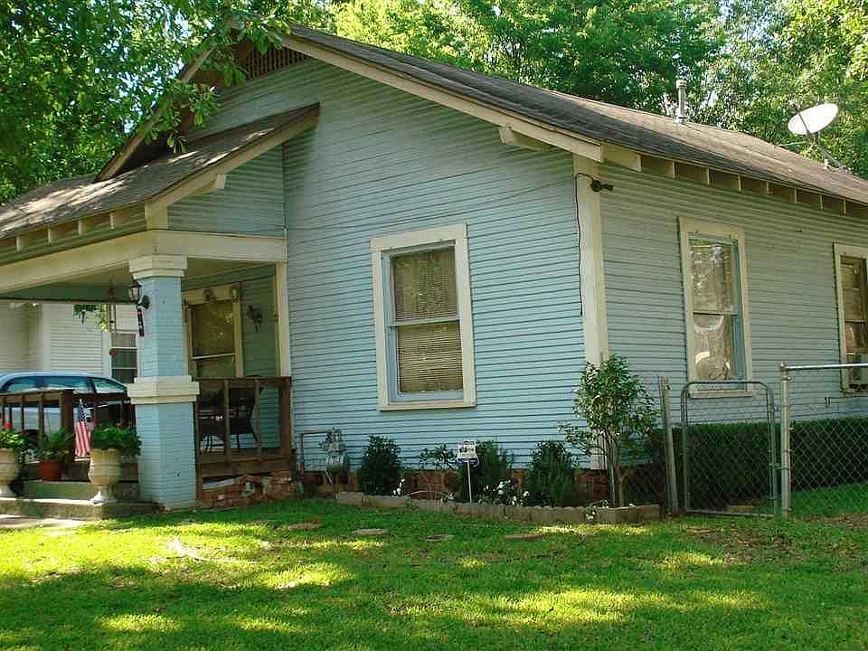 1st image of 128 Lloyd Ave