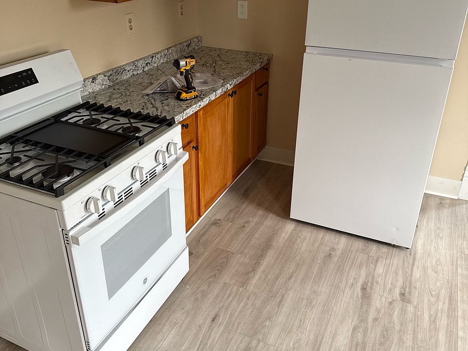 2nd image of 3607 S Salina St APT 2