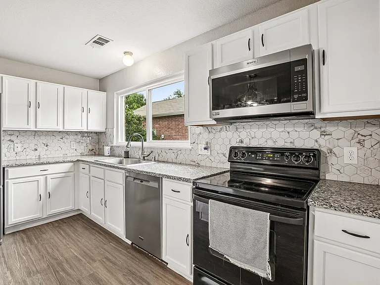 1220 Mockingbird Dr — Photo 13