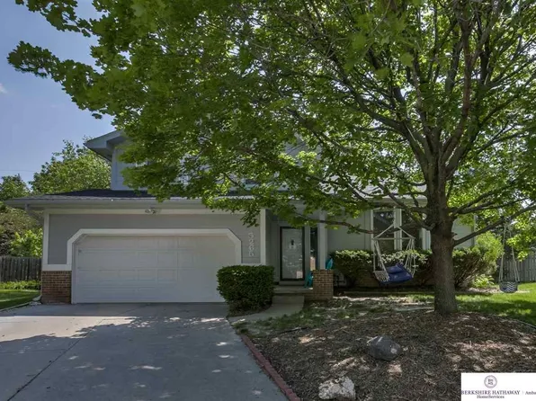 5265 N 109th Avenue Cir, Omaha, NE 68164