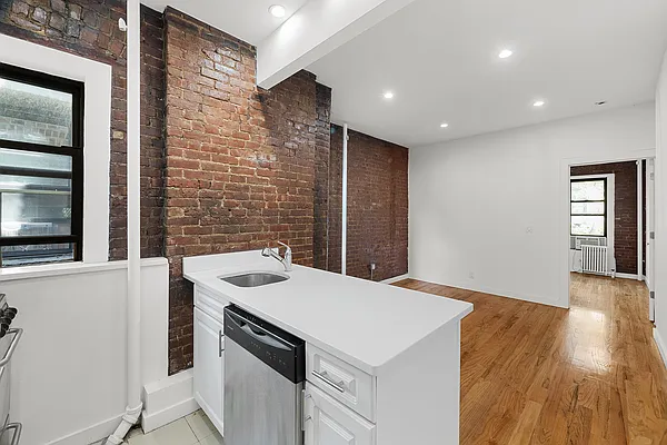 Rented by REAL New York | media 30