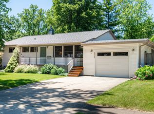 325 Kishwaukee Dr, Sycamore, IL 60178