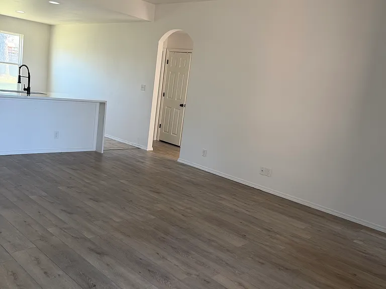2709 W Imperial St — Photo 2