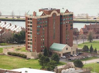 307 Admirals Walk, Buffalo, NY 14202