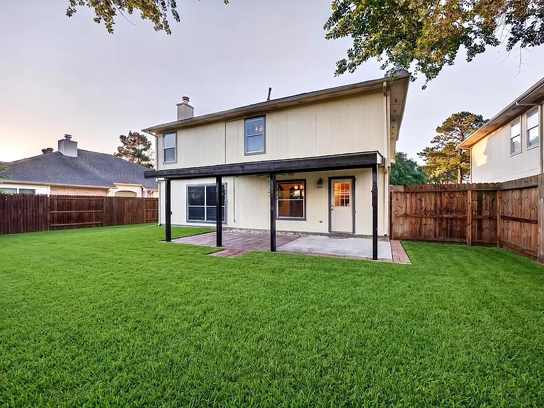 11526 Socorro Ln — Photo 36