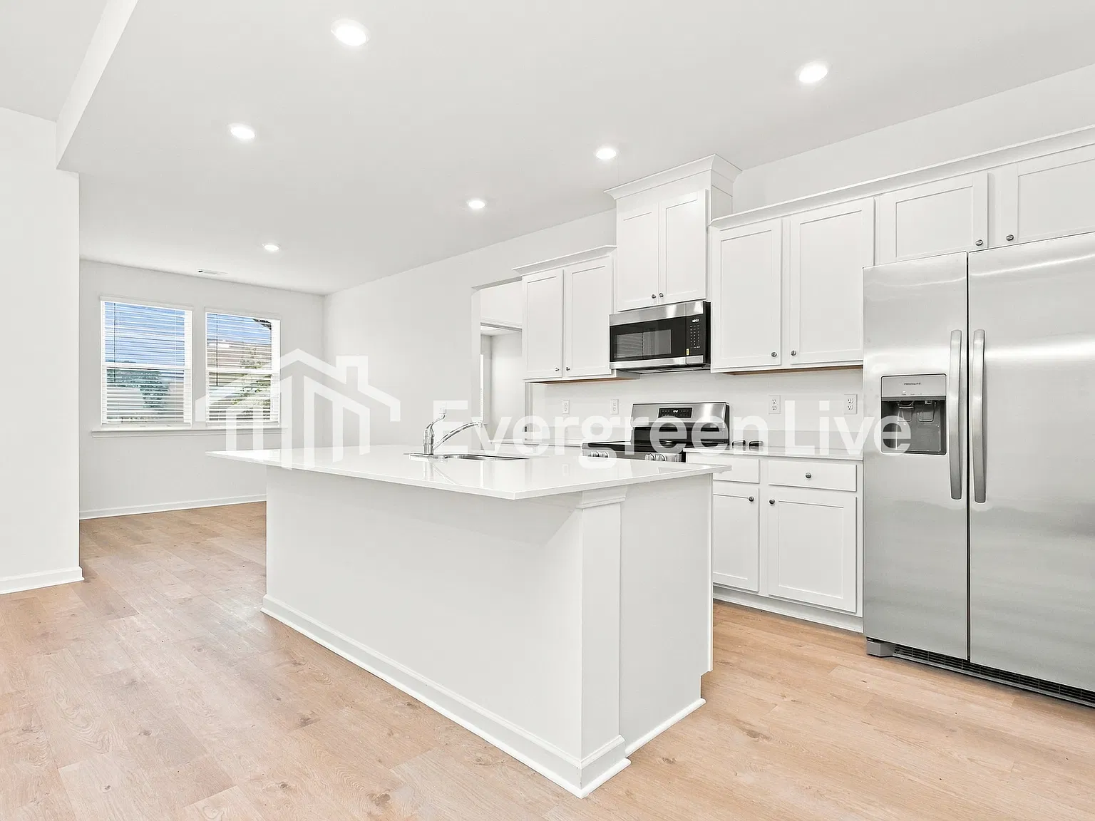4 bed, 2.0 bath, 1683 sqft, $2,085 — Photo 4