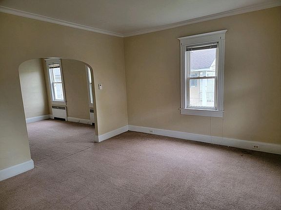 4th image of 110 Mary St #110