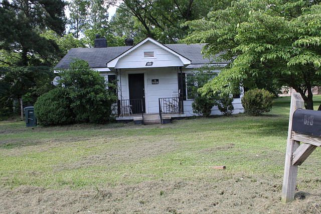 1st image of 613 Stronach Ave