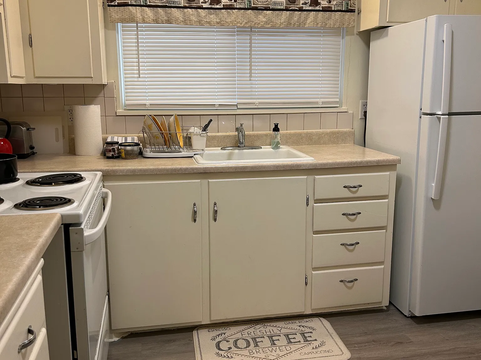 2 bed, $1,200 — Photo 1