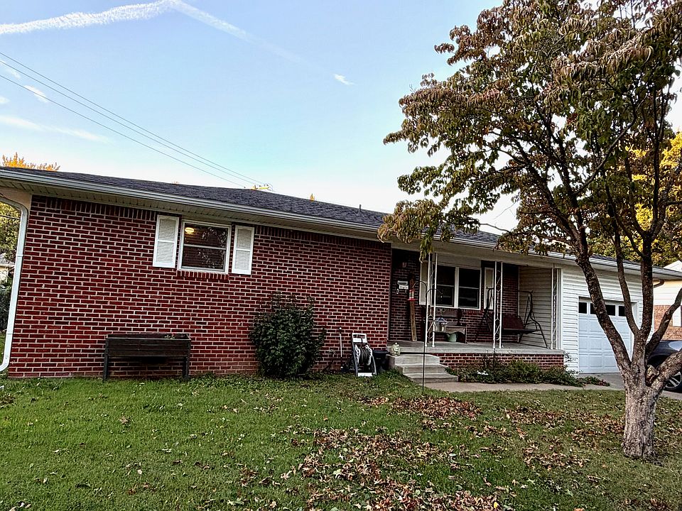 1st image of 118 W Lewis Ave