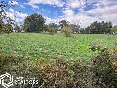 W Garfield St, Centerville, IA, 52544
