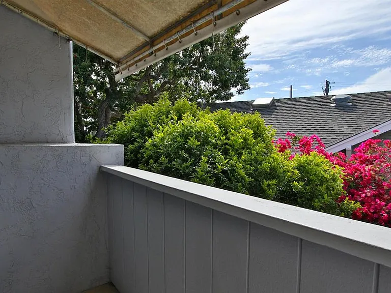 1068 Isabella Ave — Photo 6
