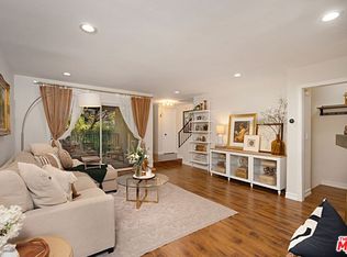 7774 Via Rosa Maria, Burbank, CA 91504