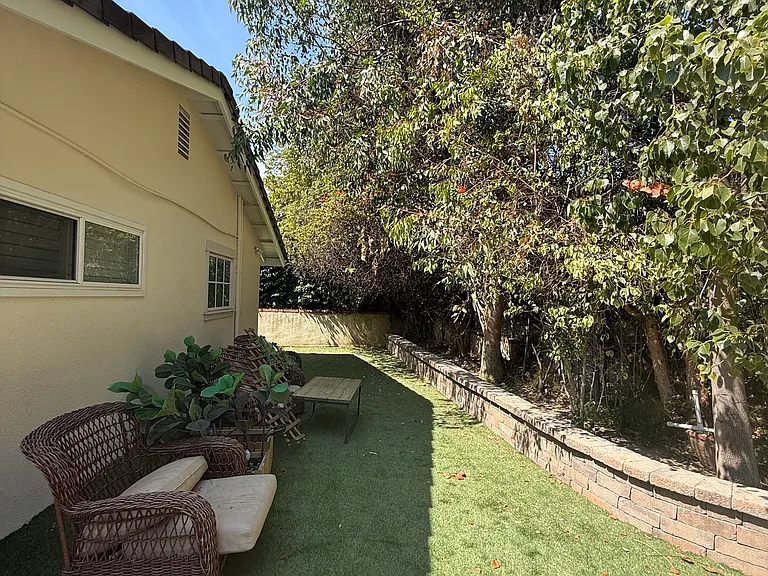 1348 Hollydale Dr — Photo 19