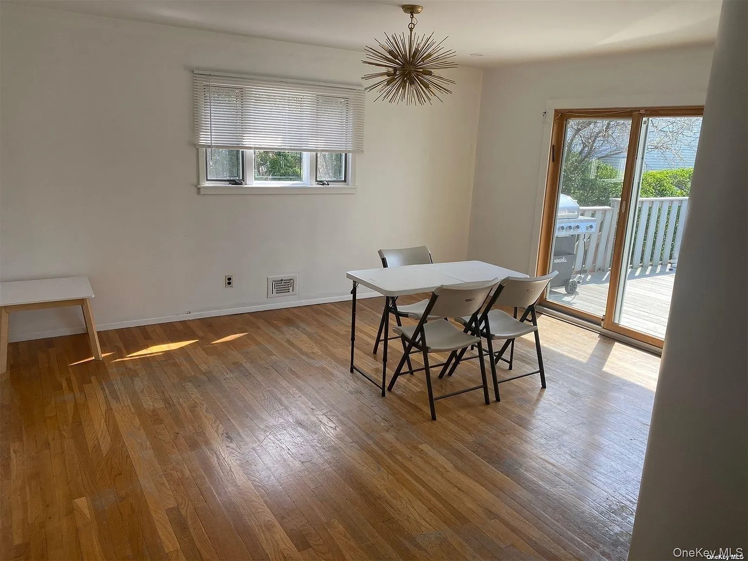 3 bed, 3.0 bath, 1629 sqft, $5,800 — Photo 4