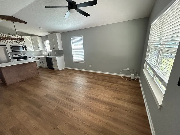 45126 Booth St — Photo 4